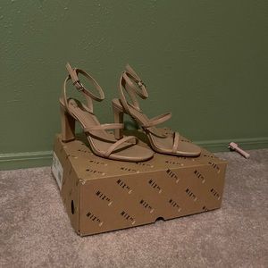 Neutral Color High Heels